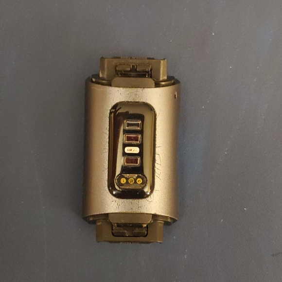 FitBit Charge 3 EUC w/metal watch strap - Picture 4 of 8